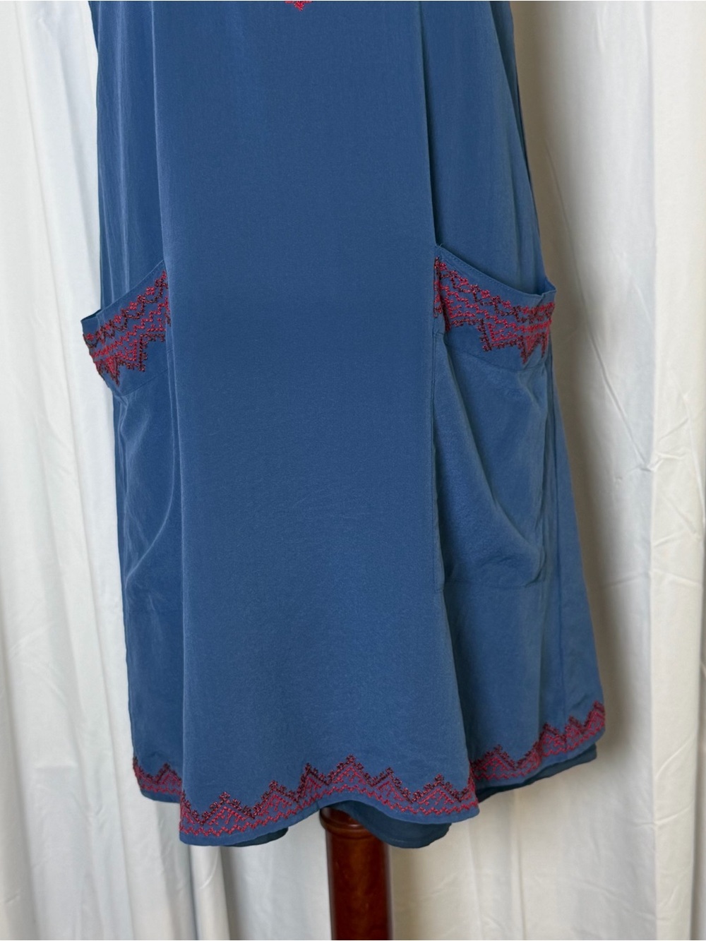 Madewell 100% Silk Embroidered Shift Dress Small Blue Sleeveless Pockets - Picture 6 of 14